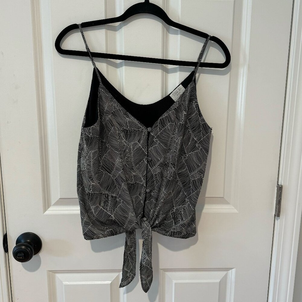 Black and White Leaf Print Button Front‎ Tank Top - Size Medium